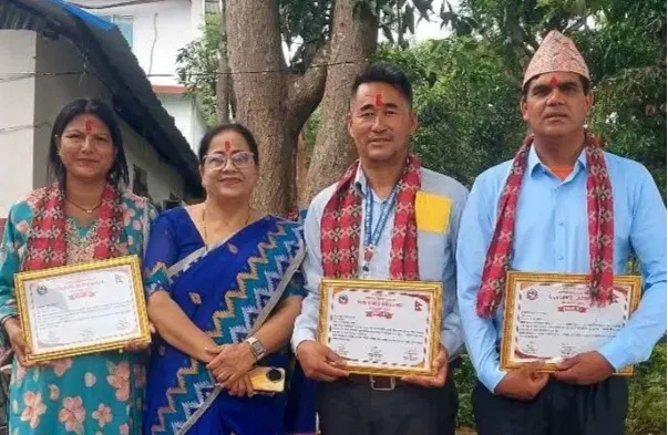 डोल्पाका तीन उत्कृष्ट शिक्षक नगद पुरस्कारसहित सम्मानित