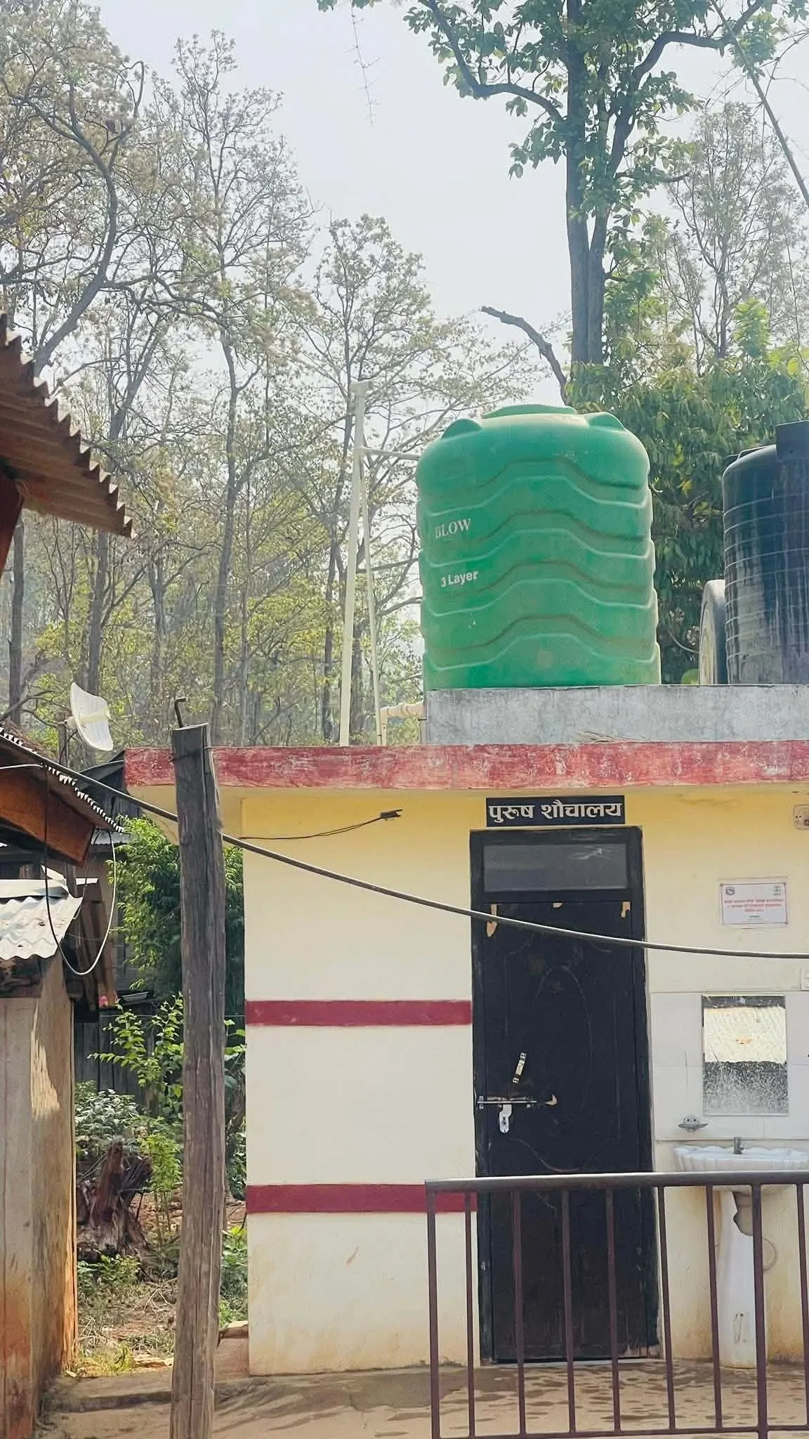 श्री समावेसी सामुदायिक वन उपभोक्ता समूह चौकुने ३ द्वारा बेतान स्वास्थ्य चौकीमा खानेपानी ट्यांकी जडान