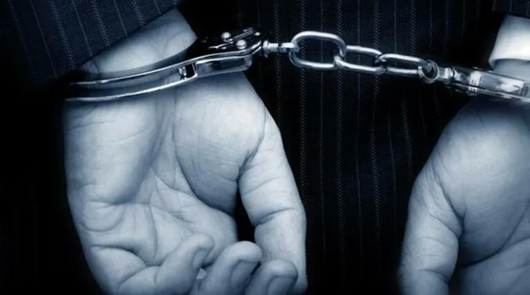 खसीको भन्दै बाख्रा र कुकुरको मासु बेच्न खोजेको आरोपमा तीन जना पक्राउ